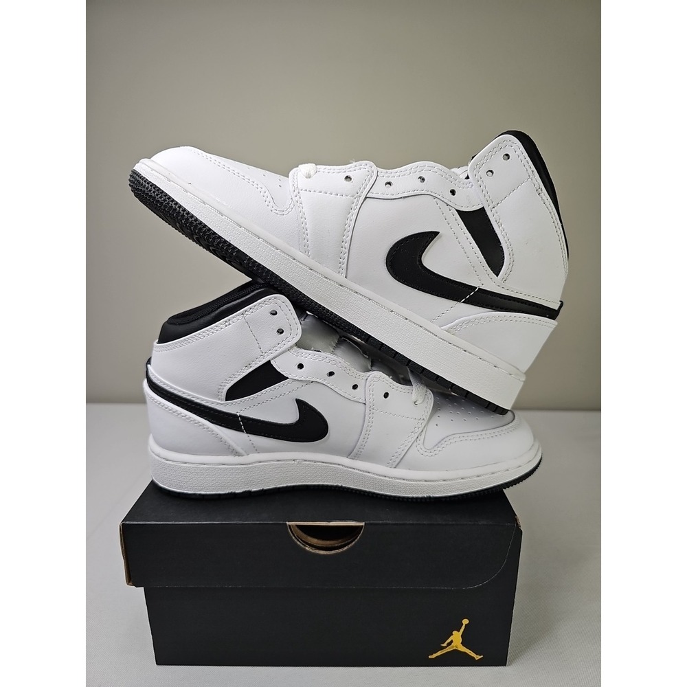 Size 4Y 5.5W - Nike Air Jordan 1 Mid 'Reverse Panda' DQ8423-132 Brand New - Picture 7 of 10